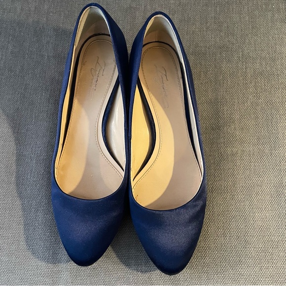 Imagine Vince Camuto Satin Helsh Pump - Picture 2 of 12